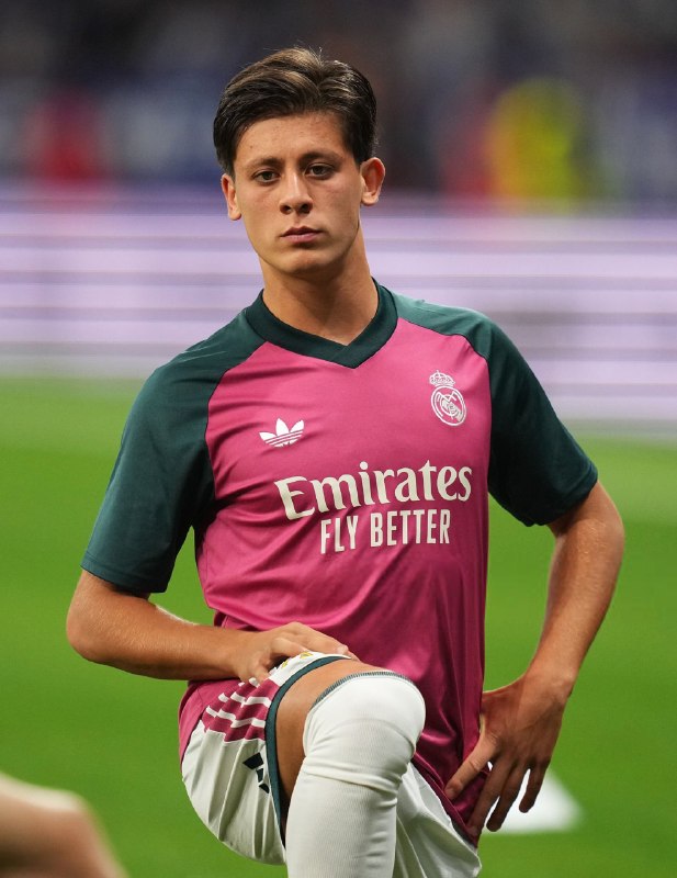 رئال ‌مادرید توییت | Real Madrid Tweet: ⚽️ آ.اس | همه‌چیز از گولر می‌گذره؛ این بازیکن ترک، تأثیرگذارترین بازیکن زمین بود.🛑 یک پاس گل، ۳ موقعیت خلق‌شده، ۳۲ پاس م
