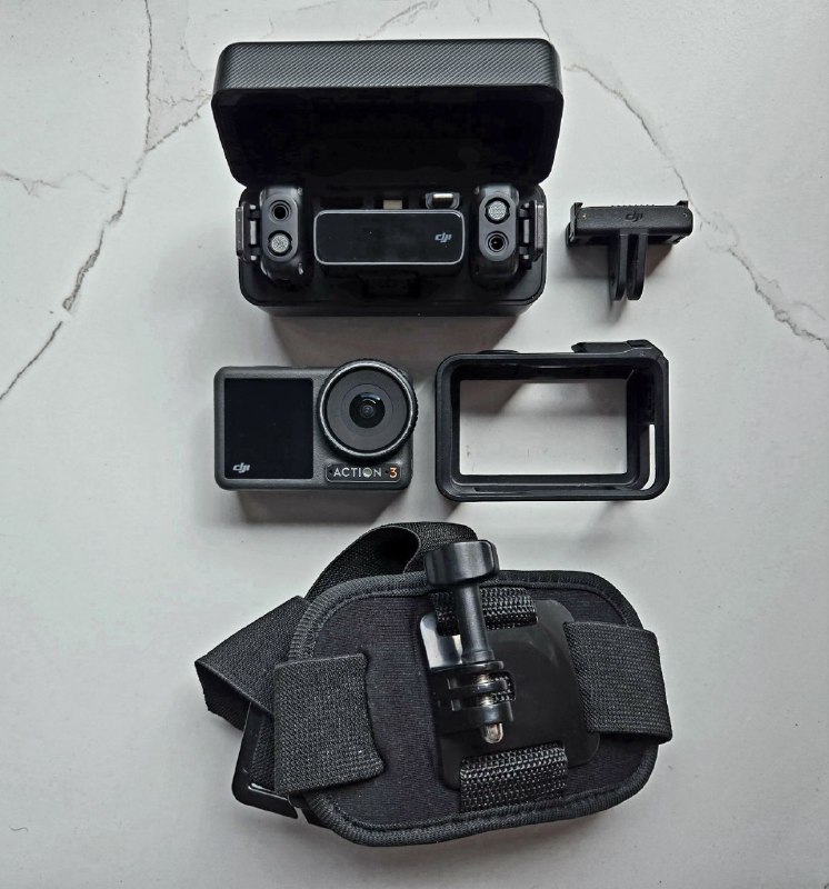 Продам комплект Экшн камеры DJI Osmo Action 3 и микрофонов