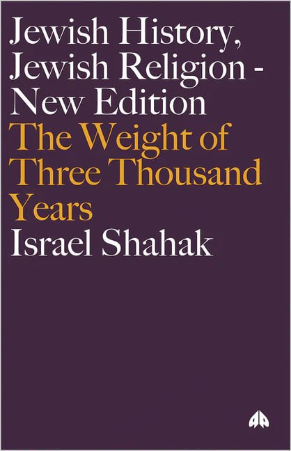 ישראל שחק גדל כיהודי אורתודוקסי. הוא שרד את מחנה הריכוז הגרמני בלזן והגיע לישראל ב-1945. לימים הפך לפרופסור…