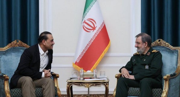 شبکه خبری العالم: ⭕️سرلشکر محسن رضایی: به آمریکا بیاعتمادیم و باید رفتارش را تغییر دهد 🔸دبیر شورای عالی امنیت ملی در دیدار با فرمانده ارت