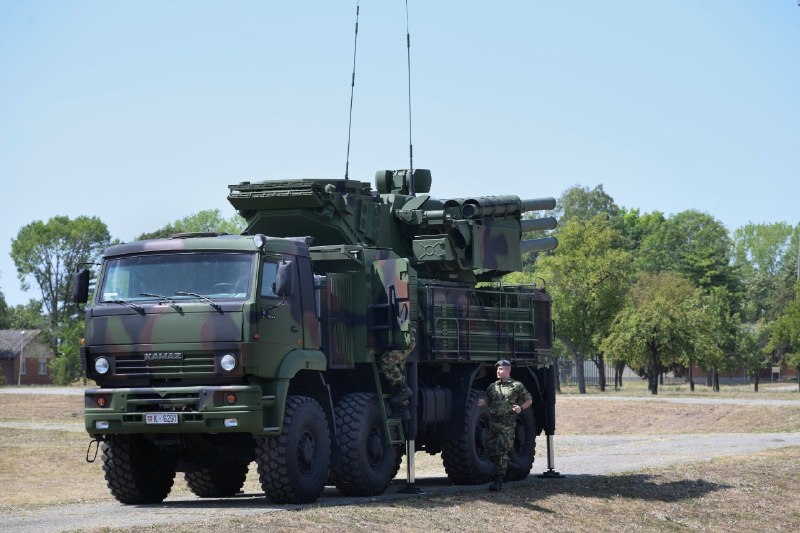 🇷🇺️ - אנשי גדוד של חטיבת טילי ההגנה האווירית ה-250 של סרביה ערכו תרגילי הגנה אווירית אינטנסיביים של Pants…