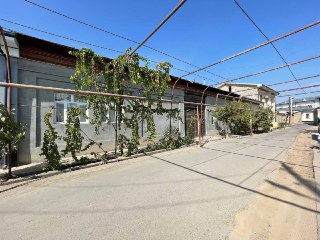 Fayzli hovli sotiladi 8 sotix, 220.000