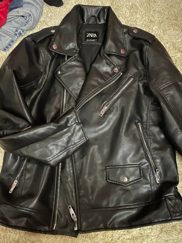 Продаётся куртка от Zara 🖤