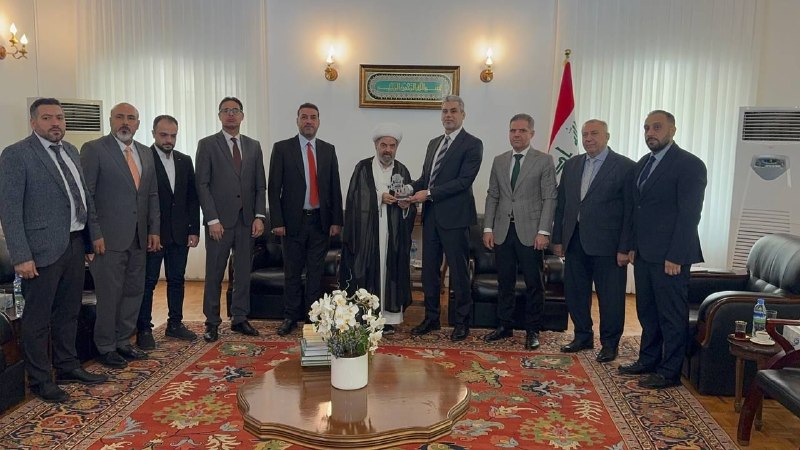 مطالعات عراق: 🔰السفارة العراقية تحتفي بتراث آية الله العلامة باقر شريف القرشياحتفت السفارة العراقية بتراث آية الله العلامة والمفكر الإ