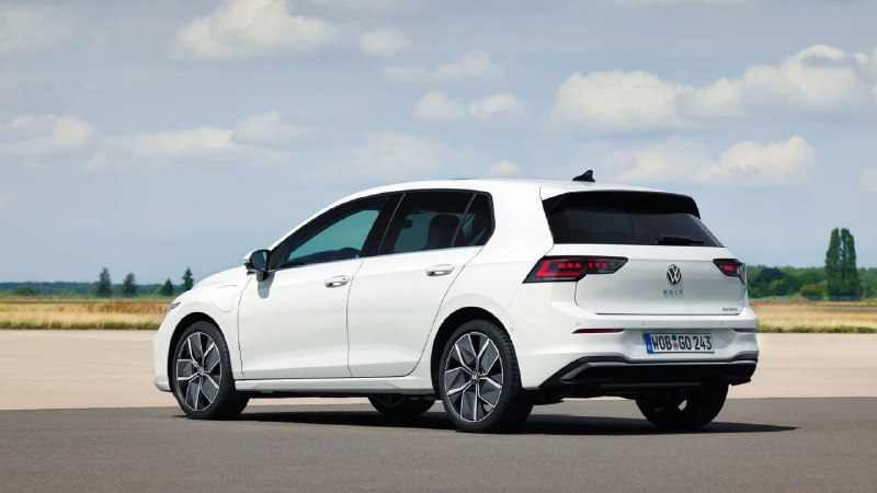 Обновленный Volkswagen Golf поступил в продажу в Европе 2
