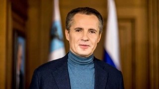 Дед наградил Гладкова орденом Александра Невского.Об этом сообщил замполпреда в Центральном федеральном округе Алексей Еремин. Орден Александра Невского — это единственная награда, которая, хоть и с некоторыми изменениями, существовала в Российской империи