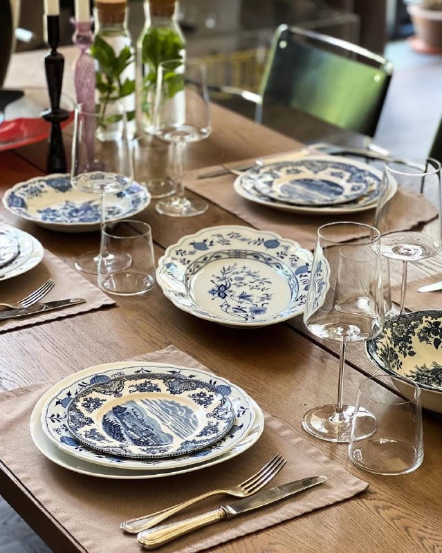 Отдельное удовольствие разглядывать сервировки в этом прекрасном доме. Даниил невероятный эстет и ценитель красивой посуды. Его буфет полон сокрови... - изображение 9 - сет, италия, серия