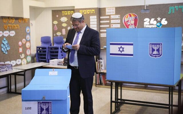 🇮🇱 בן גביר הצביע בקריית ארבע. יו"ר מפלגת עוצמה יהודית והשר איתמר בן גביר הצביע בקלפי בקריית ארבע וקרא לבו…