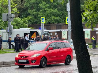 В Москве задержали несколько человек на митинге против вырубки леса  Вчера в столичном районе Кунцево силовики задержали несколько человек на митинге против вырубки деревьев в парке «Москворецкий». Об этом сообщает RusNews.  ⚪️ Подробности. Акция протеста…