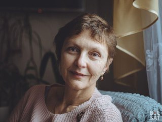 В Беларуси вышел на свободу политик Николай Статкевич, который после помилования в сентябре отказался покинуть страну и вновь оказался в колонии, сообщила его жена Марина Адамович.  По ее словам, Статкевич перенес инсульт и сейчас находится дома.  Кроме то