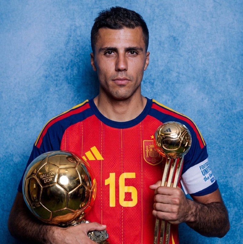 RealMadridFarsi: پدررول: پس از صحبت‌های شب گذشته مورینیو، موضع هواداران رئال مشخص شد. دیگر هیچکس رودری را نمی‌خواهد.@RealMadridFarsi