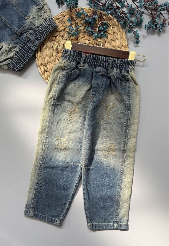 پخش بچگانه نی نی ناز👫: 👚👖نام کالا: شلوارلی ساسوندار🔍🧵جنس پارچه: لی درجه یک 🔢 سایزبندی: ۴۵/۵۰/۵۵/۶۰/۶۵/۷۰💰قیمت استثنایی: ۸۴۰۰۰۰تومان💻کدکالا:۱۳۹۳