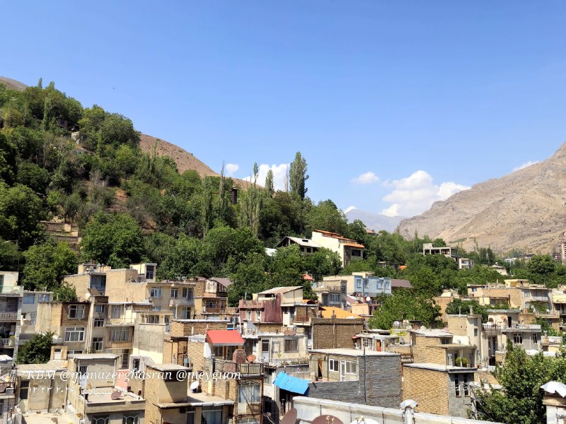 🌺میگون در گذر زمان🌺: ما آزموده‌ایم در این شهر بخت خویشبیرون کشید باید از این ورطه رخت خویشاز بس که دست می‌گزم و آه می‌کشمآتش زدم چو گل به تن 