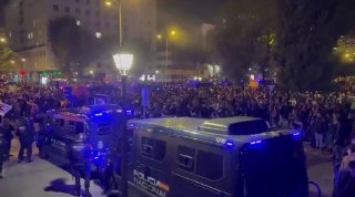 רוצחים!": במדריד דורשים את התפטרותו של שר התחבורה לאחר מותם של 68 בני אדם בתאונת רכבת עימותים ברחוב פרצו בס…