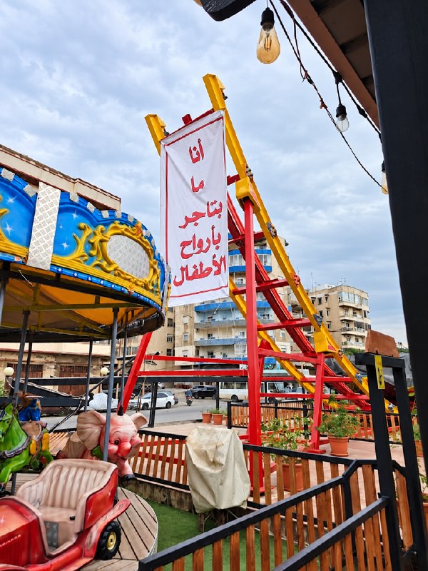 הוא סחף את הצעצועים שלו בגלל דיווח בטלוויזיה הבעלים של "דדו לנד" מספר מה קרה (וידאו)