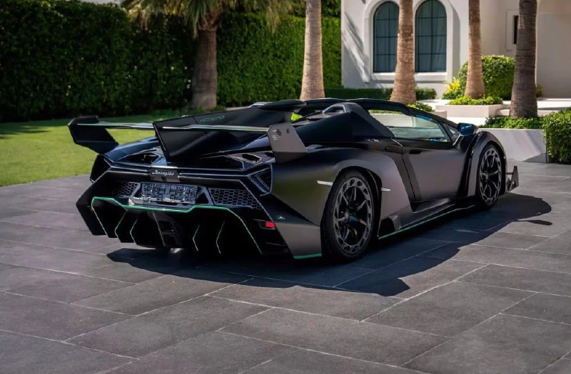 В Дубае продали Lamborghini Veneno 2015 года за 6 млн долларов 2