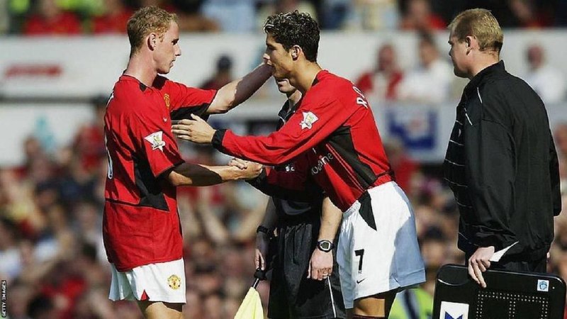 منچستریونایتد | Manchester United: 📆 #تقویم | ۲۳ سال پیش در چنین روزی، کریستیانو رونالدو نخستین بازی خود را برای منچستریونایتد انجام داد💎 @ManchesterPlus🔱 