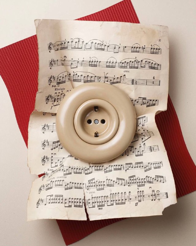 Я схожу с ума от этих керамических розеток и выключателей! Миниатюрные произведения искусства от екатеринбургской студии Rosetta Возможен кастомный... - изображение 1 - схожу, ума, этих