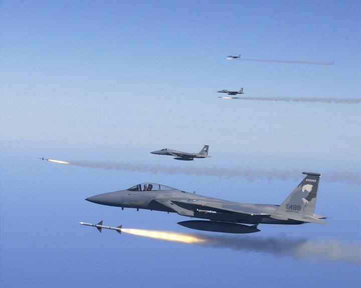 — 🇺🇸/🇾🇪 US President Donald Trump's meeting at Camp David was held to discuss and examine options for strikes against Yemen, sources told CNN.