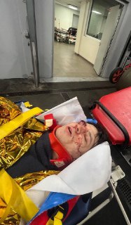 Рэпер VACIO получил тяжёлые травмы в Париже, упав с высоты трёх этажей сквозь стеклянную крышу, сообщают Mash и Baza со ссылкой на знакомых артиста. Сейчас он находится в реанимации, его состояние оценивается как тяжёлое.О случившемся сообщили друзья артис