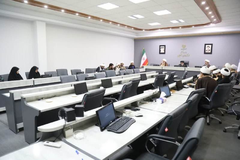 زنجانی بهتر: 💠 دیدار مشاور رئیسجمهور در امور روحانیت با فعالان فرهنگی و مذهبی استان زنجانحجتالاسلاموالمسلمین سید علی عماد، مشاور ر