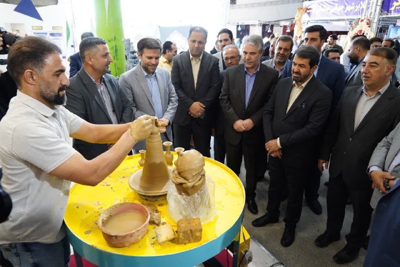 کانال خبری لالجین: هجدهمین نمایشگاه ملی صنایعدستی در همدان آغاز به کار کرد🔹هجدهمین نمایشگاه ملی صنایعدستی با حضور سرپرست معاونت صنایعدست