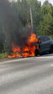 🔥 Под Екатеринбургом за 5 минут сгорел новый Voyah. Дилер отказался разбираться