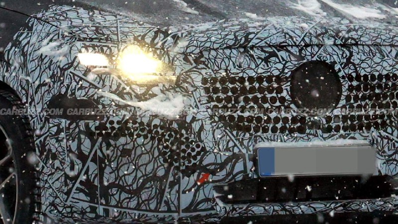 Mercedes-AMG GLE замечен в заснеженном камуфляже, ...