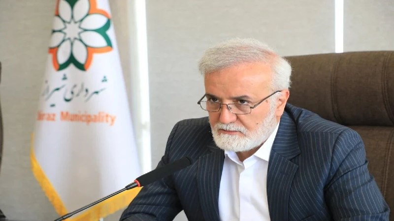 شمانیوز: آقای شهردار! پاسخگوی افکار عمومی باشیدماجرا از یک بساط کوچک در مقابل حافظیه شیراز آغاز شد؛ اما آنچه در ادامه رخ داده، دی