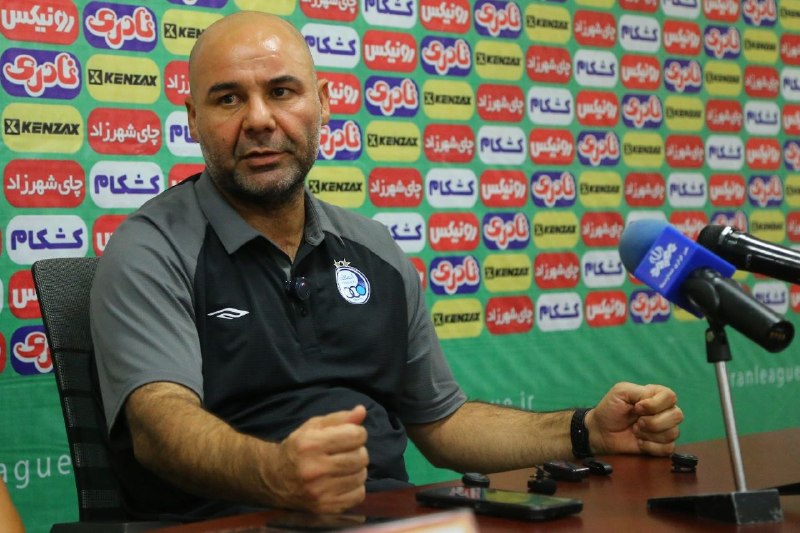 فوتبالی | Footballi.net: 📷⚽️ تصاویری از سهراب بختیاری‌زاده سرمربی تیم استقلال در نشست خبری پیش از مصاف با فولاد خوزستان ⚽️ @FootballiApp
