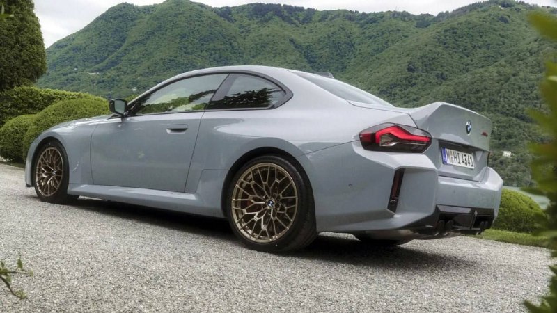 BMW анонсировала новую M2 CS — «заряженное» купе получило спойлер в виде утиного хвоста. 3