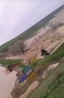 Более четырех тысяч человек пришлось эвакуировать из Дербентского района Дагестана после прорыва дамбы на Геджухском водохранилище, сообщили в МЧС.