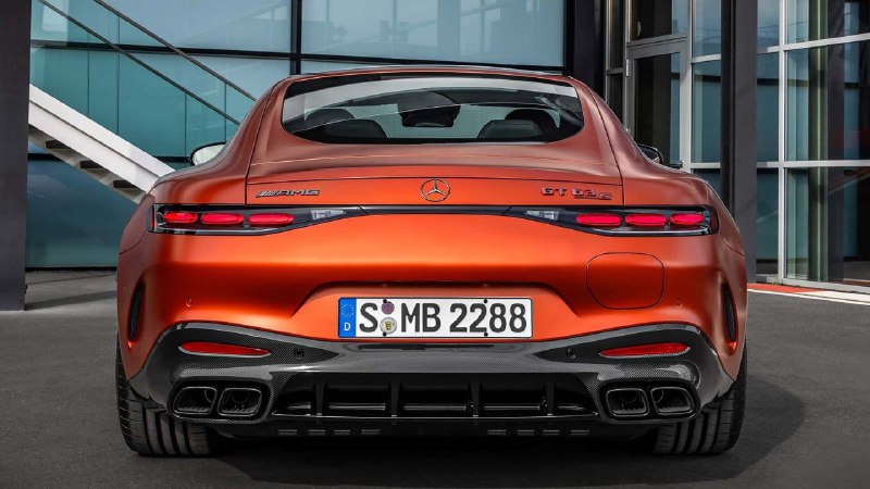Mercedes-AMG GT 63 S E Performance — самый быстрый Мерседес в истории 5