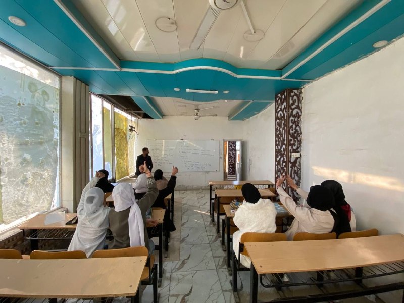 Learn English: جانب من الدروس الاستاذ عمار🔴 الثاني متوسطجانب من الدروس الاستاذ عمار🔴 الثاني متوسط
