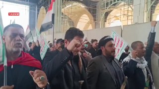 🔴 אבלים עיראקים נכנסו לאולם המסגדים של טהראן עם סיסמאות של אל-מוט שבויים ואל-אומט אמריקה