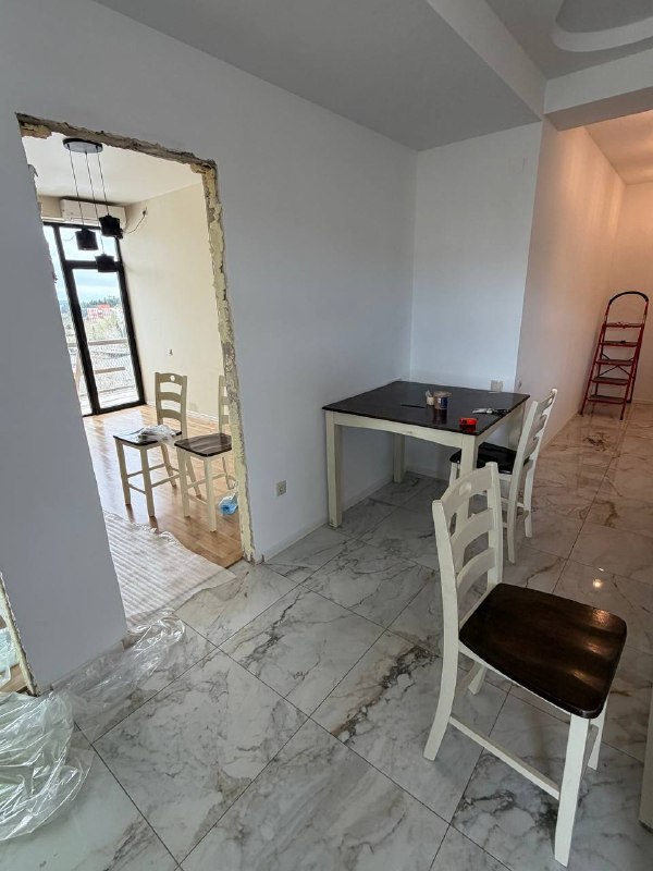 Стол и 4 стула — фото 1