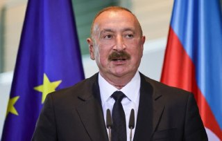 Алиев рассказал о «секретной встрече» экс-чиновников из России и Германии в Баку по поводу конфликта в Украине Бывшие высокопоставленные чиновники Германии и России в июле встретились в Баку, чтобы обсудить пути прекращения военных действий в Украине, заяв