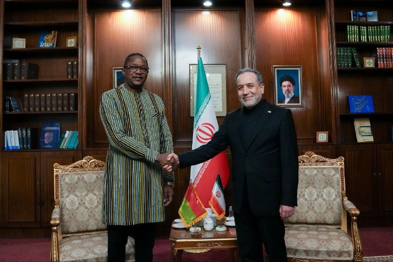 Meeting of the Minister of Foreign Affairs of Burkina Faso with the Minister of Foreign Affairs of סלאמי Re…