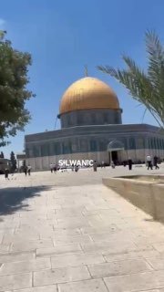 מתפללים הגיעו למסגד אל-אקצא כדי לקיים את תפילת יום השישי.