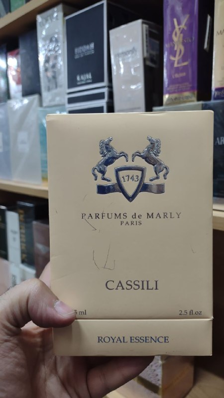عطر خاطره: Parfums de marly cassili 75 ml👠 زنانهhttps://www.fragrantica.com/perfume/Parfums-de-Marly/Cassili-54660.htmlدر حد ۳-۴ می