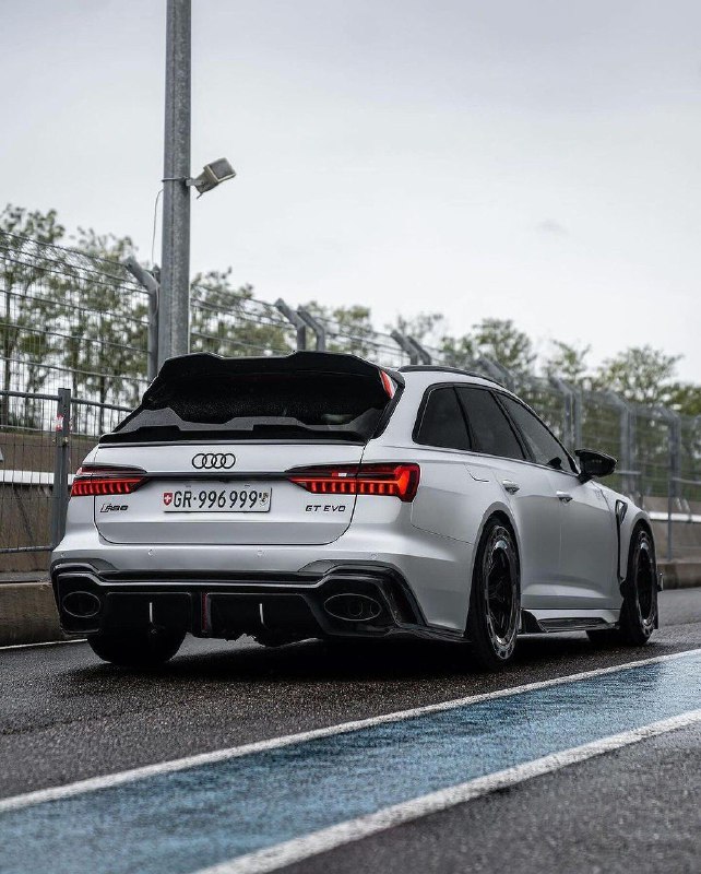 1000-сильная Audi RS6 GT Evo 9