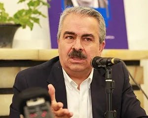 عصر ایران: یک چهره - یک روایتبابک زمانی؛ داستانهای نورولوژیست در فغان از جنگ ✍️مهرداد خدیر🔹اختصاص نشست عصر یکشنبۀ بخارا به کتاب «ف