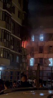 В Краснодаре обломки беспилотника попали в многоквартирный дом, произошло возгорание, два человека пострадалиПомимо этого, как сообщил губер, в Северском районе загорелась территория Афипского НПЗ, повреждены частные дома и газовая магистраль, один человек