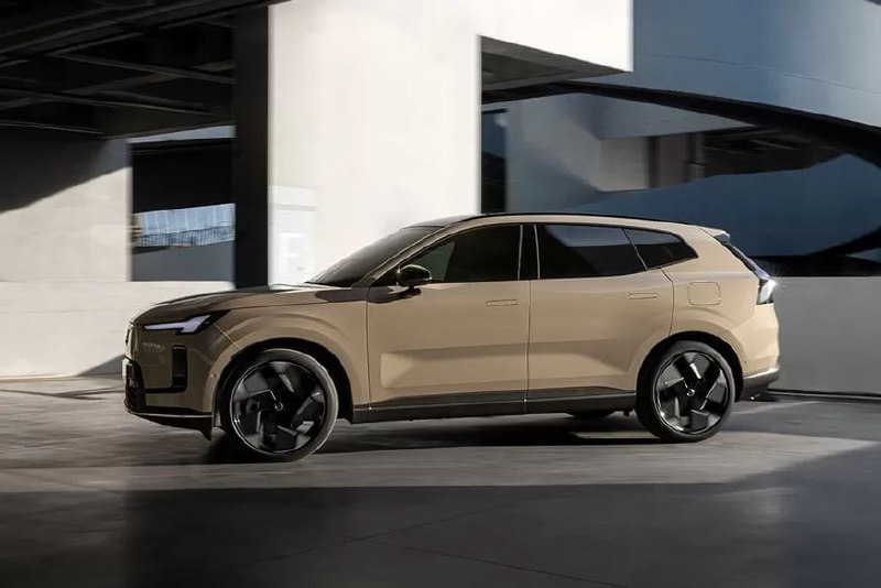 Volvo XC70 возвращается как подзаряжаемый гибрид