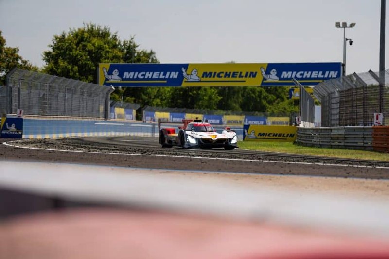 За 94-й Le Mans BMW M Hybrid V8 (№20, Frijns/Rast/van der Linde) впервые за 27 л