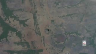 צילומי החות'ים: מל"טים quadcopter "Rajoum" פגעו בכוחות הנתמכים על ידי סעודיה במאריב. טנק סעודי אחד מתפוצץ ל…
