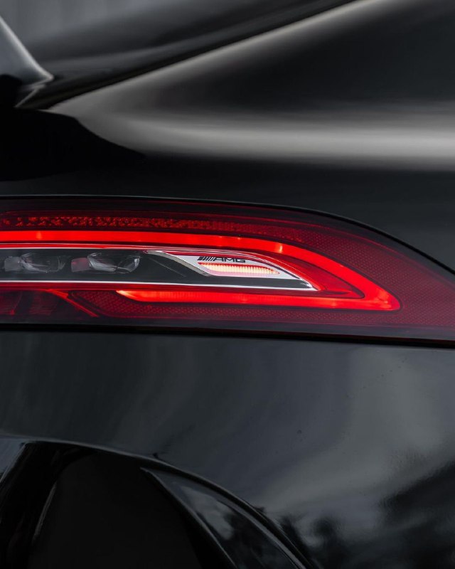 843 HP 2024 AMG GT 63 S E-Performance 7