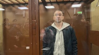 Журналиста «Новой газеты» Олега Ролдугина задержали по делу об «использовании персональных данных», его допрашивают, сообщили «РИА Новости» в полиции.