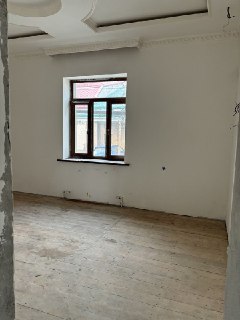 6-room apartment, 300 m² for sale