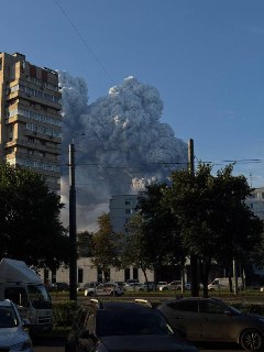 Под Петербургом атакованы склады Wildberries в Шушарах и промзоне «Уткина заводь» в деревне Новосаратовка, передают очевидцы. Работа этих складов приостановлена, сообщает пресс-служба Wildberries без уточнения причины.   Губернатор Ленобласти пишет, что пр